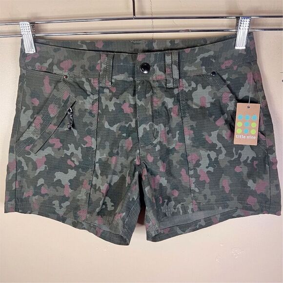 NWT Title Nine Big B 4” Wailea Camo Women's‎ Utility Shorts Size 2  Zip Pockets - Picture 1 of 7